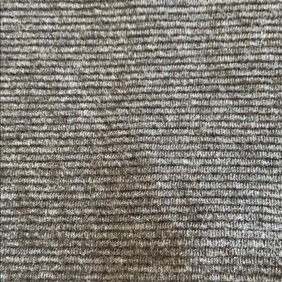 Banana Republic Pencil Skirt- size 4 - Picture 4 of 4